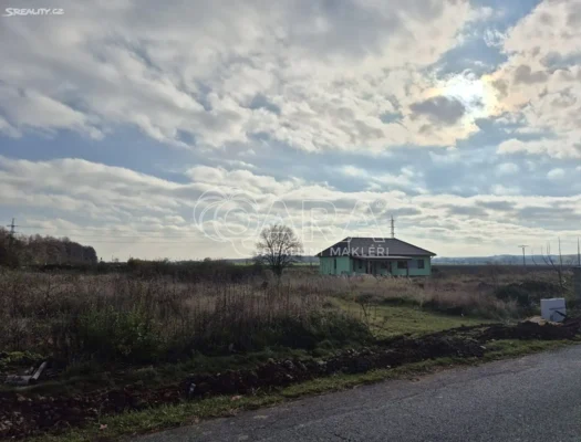 Prodej stavebního pozemku 821 m²